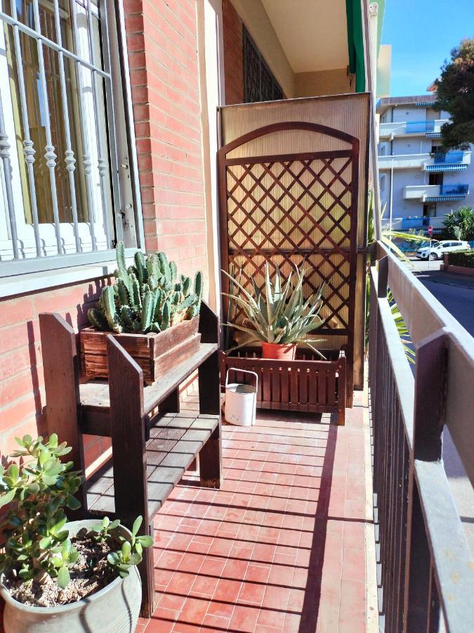 Sunnyside Accademia Apartment Livorno Bagian luar foto