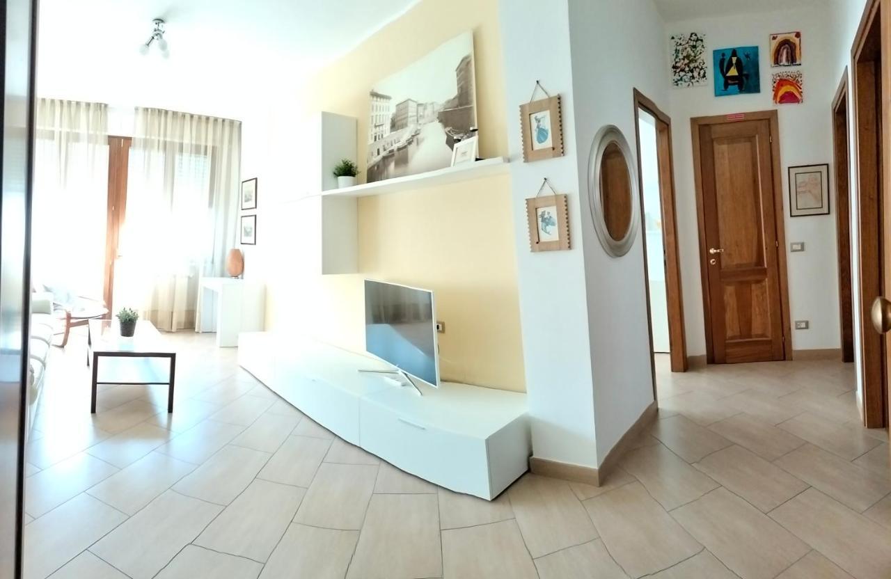Sunnyside Accademia Apartment Livorno Bagian luar foto