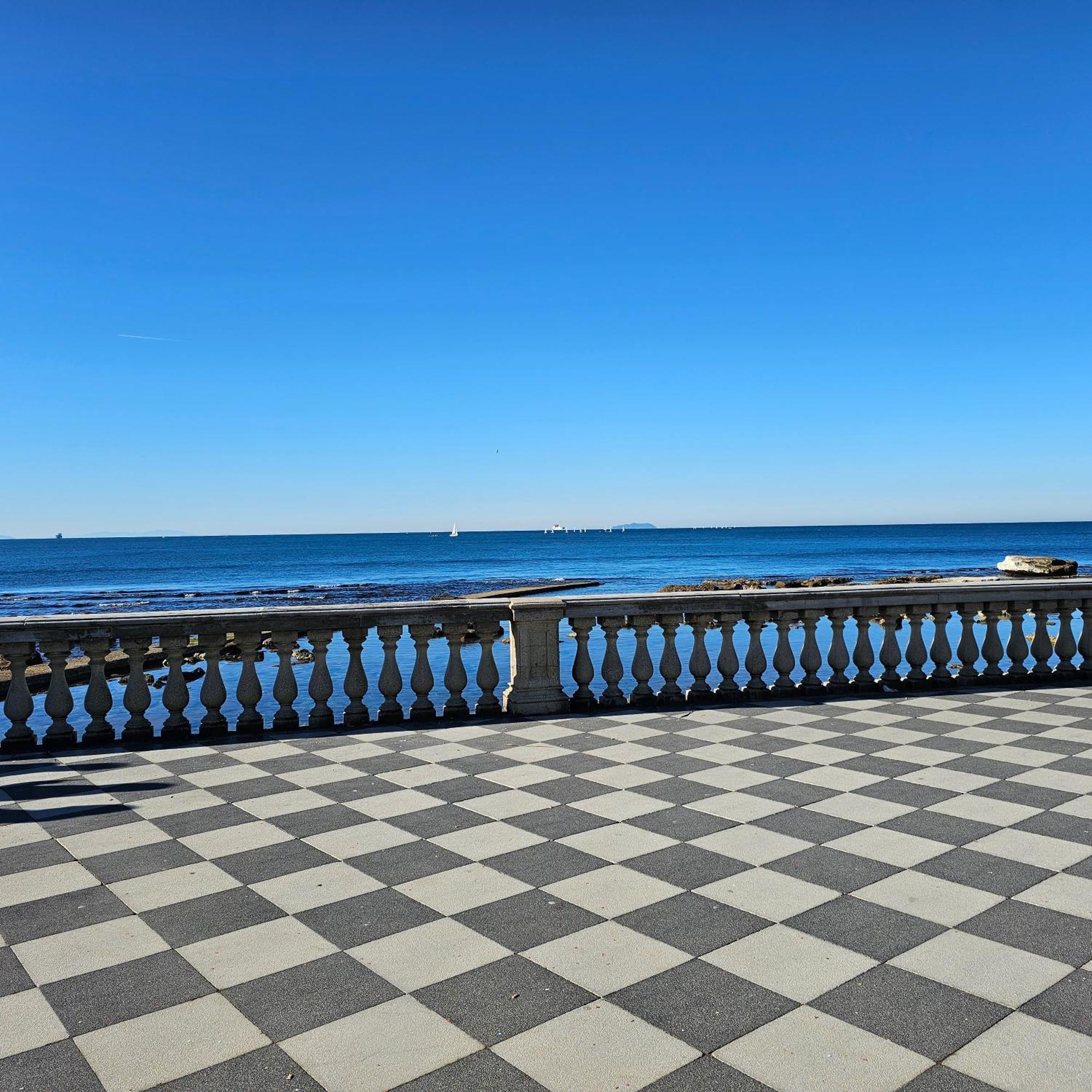 Sunnyside Accademia Apartment Livorno Bagian luar foto